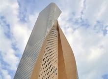 Al Hamra Tower - wieżowiec zwinięty w rulon Al Hamra Tower - wieżowiec zwinięty w rulon