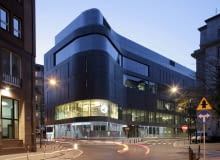 Dom handlowy Vitkac w Warszawie PROSZE WRZUCIC WSZYSTKIE PROPOZYCJE NA STOLEK NIC NIE KASOWAC Z BUDYNKIEM WOLF BRACKA !!! 27.09.2011 WARSZAWA , NOWY DOM HANDLOWY - WOLF BRACKA NOCA . UL. BRACKA - AL. JEROZOLIMSKIE . FOT. FRANCISZEK MAZUR / AGENCJA GAZETA SLOWA KLUCZOWE: ARCHITEKTURA BUDYNKI NOWE