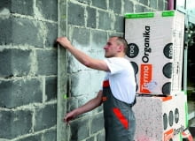 Stosowanie przy ocieplaniu domu materiałów z jednego kompletnego systemu, czyli rozwiązań objętych jedną aprobatą techniczną, to gwarancja odpowiedniej termoizolacji budynku system ociepleń, płyty