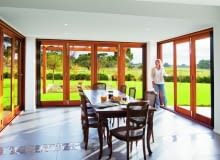 Oprócz parametrów technicznych, jedną z ważniejszych cech, na jaką powinniśmy zwrócić uwagę przy wyborze okien, jest sposób ich otwierania Oprócz parametrów technicznych, jedną z ważniejszych cech, na jaką powinniśmy zwrócić uwagę przy wyborze okien, jest sposób ich otwierania