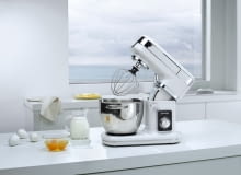 MMC 800, robot wielozadaniowy z misą, planetarny, moc 800 W, 6 poziomów prędkości, misa ze stali nierdzewnej, poj. 4,5, l999 zł, Gorenje. MMC 800, robot wielozadaniowy z misą, planetarny, moc 800 W, 6 poziomów prędkości, misa ze stali nierdzewnej, poj. 4,5 l?999?zł?Gorenje.