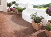 Do zastosowań zewnętrznych (na tarasach i schodach) używa się wyłącznie płytek mrozoodpornych. płytki podłogowe