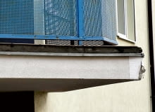 Nieumiejętny wybór technologii wykonania izolacji przeciwwilgociowej balkonu nawet w krótkim czasie może doprowadzić do kosztownego i pracochłonnego remontu izolacja balkonów, izolacja balkonu