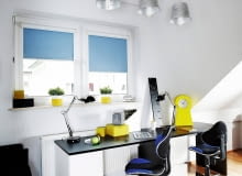 Rodzice Piotrka i Szymona postanowili całkowicie zmodernizować pokój synów. Mimo sporych wydatków nie żałują tej decyzji. Chłopcy zyskali świetne warunki do nauki i zabawy. <BR /> Koszt 7470 zł <BR /> METAMORFOZA POKOJU DZIECKA. Nowe biurka, płytsze i wyglądające znacznie lżej niż poprzednie, ustawiono równolegle do ściany. Dzięki temu w pomieszczeniu zrobiło się dużo przestronniej. Do biurek dobrano wygodne krzesła z siedziskami o regulowanej wysokości. Strefa nauki jest dobrze oświetlona - chłopcy mają swoje lampki, z sufitu zwieszają się trzy lampy, a w dodatku biurka stoją pod oknem. 15.04.2014 WARSZAWA SESJA WNETRZE , METAMORFOZA PO ZMIANCH NA ZDJECIU WNETRZE POKOJ CHLOPCOW STYLIZACJA DLA CZASOPISMA CZTERY KATY FOT. ARKADIUSZ SCICHOCKI / AGENCJA GAZETA SLOWA KLUCZOWE: POKOJ CHLOPCOW