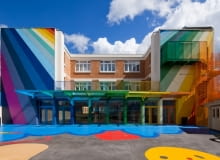 Kolorowa szkoła w Paryżu,