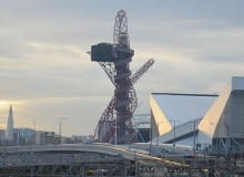 Tereny Olimpijskie w Londynie, wieża wieży Orbit, wys. 115 metrów. Projekt jest wynikiem współpracy rzeźbiarza Anisha Kapoora i konstruktora Cecila Balmonda z firmy Arup. Tereny Olimpijskie w Londynie, wieża wieży Orbit, wys. 115 metrów. Projekt jest wynikiem współpracy rzeźbiarza Anisha Kapoora i konstruktora Cecila Balmonda z firmy Arup.