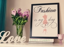 Drewniany napis Love - 79,90 zł oraz jeden z ulubionych plakatów autorki - 59,90 zł Drewniany napis Love - 79,90 zł oraz jeden z ulubionych plakatów autorki - 59,90 zł