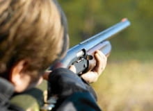 Celując do tarczy można niechcący trafić człowieka lub zwierze