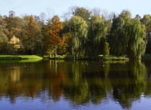 28.10.2003 KORNIK KOLO POZNANIA ZAMEK Z ARBORETUM PARK KORNICKIE KORNICKI JESIEN ZIELEN OGROD JEZIORKO WODA STAW ZBIORNIK WODNY OCZKO WODNE