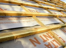 Arkusze folii powinny być ułożone na zakład 10-15 cm Arkusze folii powinny być ułożone na zakład 10-15 cm