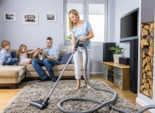 Sprzątanie domu  za pomocą odkurzacza centralnego jest prostsze i trwa krócej niż modelem tradycyjnym Odkurzacz centralny