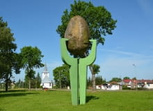 Biesiekierz - pomnik ziemniaka Biesiekierz - pomnik ziemniaka