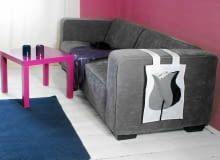 <B>Co zrobić, gdy zaczyna brakować szuflad, szaf i półek na ciągle pzrybywające drobiazgi? Uszyć kieszenie! W nich wszystkie przedmioty znajdą swoje miejsce i zawsze będą pod ręką.</B> <BR /><B>Na kanapę.</B> Kieszeniowiec wiszący na oparciu kanapy to dobre miejsce na gazety, książkę albo pilota do telewizora. Pokazujemy krok po kroku, jak go uszyć. WNETRZA ZROB TO SAM KIESZEN NA DROBIAZGI STYLIZACJA MARTA NARBUT FOT. GUTEK ZEGIER PUBLIKACJA CZTERY KATY NR 7 (165) - 7.2005 SLOWA KLUCZOWE: WNETRZA BUTIK MEBLE ZDJĘCIE DO WKŁADKI: PUBLIKACJA CZTERY KATY NR 7 (165) - CZASOPISMA