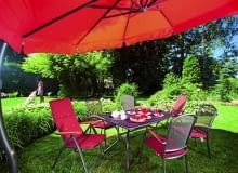 Najczęściej kupowane meble do ogrodu, na taras i na balkon. Stół aluminiowy. Wymiary 150 x 90 x 71 cm, 499 zł. Fotel siatkowy z poduszką, 399 zł. Meble dostępne w sieci sklepów Praktiker komplet mebli ogrodowych, meble do ogrodu i na taras