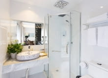 kabiny prysznicowe, meble łazienkowe