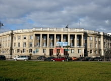 Dom Partii, obecnie Uniwersytet w Białymstoku: Wydziały Filologiczny i Historyczno-Socjologiczny w Białymstoku Szlak architektury PRL'u, Dom Partii, obecnie Uniwersytet w Białymstoku: Wydziały Filologiczny i Historyczno-Socjologiczny w Białymstoku