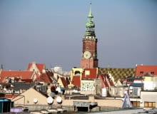 12.02.2015 Wroclaw , Swodnicka / Plac Teatralny . Odremontowana kamienica Grycana " Szklany dom " . Widok na ratusz . Fot . Kamila Kubat / Agencja Gazeta SLOWA KLUCZOWE: szklany dom grycan kamienica