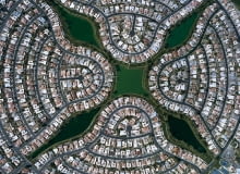 Osiedle domów jednorodzinnych w Arizonie Ziemia z nieba, fotografie "Ciphers", autor: Christoph Gielen