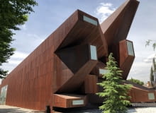 Nowoczesny kościół w Rivas-Vaciamadrid pod Madrytem. Proj. Vicens + Ramos.