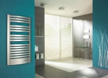 Model grzejnika wyposażonego w grzałkę elektryczną wkomponowaną w ozdobną listwę maskującą. Grzałka zaopatrzona jest w praktyczny termostat, dzięki czemu można dowolnie regulować i ustawiać temperaturę. grzejnik łazienkowy,łazienka,grzejniki