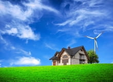 Przydomowe elektrownie wiatrowe - choć mogą być alternatywnym źródłem energii - nie są jeszcze popularnym rozwiązaniem Przydomowa elektrownia wiatrowa