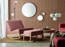 Bujanie na fotelu i podnóżku z kolekcji Stan koi zmysły, ale w razie potrzeby może ożywić też pracę neuronów – zwłaszcza kiedy podnóżek bujamy na boki, a fotel kołyszemy w tył i w przód.