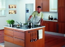 Ponieważ moc kotłów gazowych montowanych w domach jednorodzinnych nie przekracza zazwyczaj 30 kW, to zgodnie z przepisami możemy je umieścić nie tylko w kotłowni, ale w każdym innym pomieszczeniu nieprzeznaczonym na stały pobyt mieszkańców Ponieważ moc kotłów gazowych montowanych w domach jednorodzinnych nie przekracza zazwyczaj 30 kW, to zgodnie z przepisami możemy je umieścić nie tylko w kotłowni, ale w każdym innym pomieszczeniu nieprzeznaczonym na stały pobyt mieszkańców