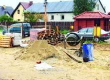 Bałagan na budowie - taką ekipę trzeba często kontrolować lub z niej zrezygnować Bałagan na budowie - taką ekipę trzeba często kontrolować lub z niej zrezygnować