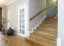 Schody betonowe wykończone drewnem schody wewnętrzne