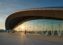 Lotnisko oddalone 10 km od centrum Rzeszowa od kwietnia tego roku może chwalić się nowym terminalem. Obecnie jest to jeden z najnowocześniejszych obiektów tego typu w Polsce. Zdjęcia dzięki uprzejmości Thomasa Lewandovskiego lotnisko, jasionka, rzeszów, foto, terminal