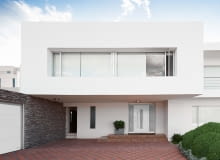 Drzwi wejściowe, poddane ekstremalnym warunkom, nie mogą szybko ulec zniszczeniu; zamontowane na samym końcu powinny przetrwać wiele lat Drzwi wejściowe, poddane ekstremalnym warunkom, nie mogą szybko ulec zniszczeniu; zamontowane na samym końcu powinny przetrwać wiele lat