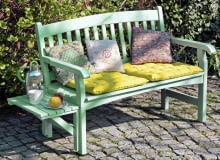 Eine alte Gartenbank bekommt einen neuen Anstrich und eine Ablageflšche, Stepfoto vorhanden SLOWA KLUCZOWE: Ablage Ablagetisch alt Anbau anbauen anstreichen Anstrich aufarbeiten ausruhen Bank bauen Becher Do-it-yourself Garten Gartenbank Gartenbšnke GartenmUbel gemŁtlich heimwerken Helga Noack Kanne Kissen neu Obst Renovieren selber machen Selbermachen Sitzkissen Sitzplatz Tasse Teller Tisch verschUnern Querformat