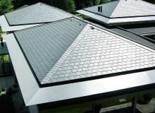 Dach czterospadowy zwykle ma niezbyt duże nachylenie połaci. To sprawia, że nie jest łatwo zagospodarować usytuowane pod nimi poddasze