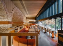 I miejsce w kategorii wnętrze publiczne w Konkursie Wnętrze Roku SAW 2023 zdobyła pracownia NOKE Architects. Nagrodzono projekt foodhallu w Browarach Warszawskich I miejsce w kategorii wnętrze publiczne w Konkursie Wnętrze Roku SAW 2023 zdobyła pracownia NOKE Architects. Nagrodzono projekt foodhallu w Browarach Warszawskich