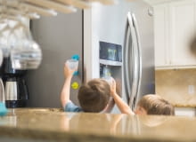 Lodówka z zamrażarką czy bez - co wybrać? Lodówka z zamrażarką czy bez - co wybrać?