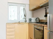 PRZED ZMIANĄ. Kuchnia była urządzona - brakowało tylko kilku szczegółów, które uczyniłyby wnętrze w pełni funkcjonalnym i estetycznym. 19.05.2008 WARSZAWA