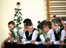 25.06.2010 BIALYSTOK , ZAKONCZENIE ROKU SZKOLNEGO W SZKOLE PODSTAWOWEJ NR 11 Z ODDZIALAMI INTEGRACYJNYMI IM KORNELA MAKUSZYNSKIEGO FOT. AGNIESZKA SADOWSKA / AGENCJA GAZETA