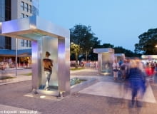 Choć początkowo pojawiały się głosy, że promenada w Międzyzdrojach jest zbyt "betonowa", nowa przestrzeń szybko podbiła serca zarówno mieszkańców, jak i turystów międzyzdroje, promenada, przestrzeń publiczna, wypoczynek, morze, krajewski