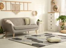 Sofa do salonu: rozkładana czy nie?