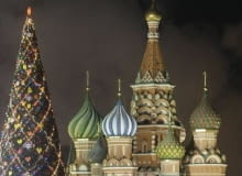 Święta tuż tuż! Na głównych placach wielkich miast stanęły imponujące choinki, a ulice rozbłysły tysiącami lampek. Zobacz najpiękniejsze dekoracje w Moskwie, Berlinie, Paryżu i innych światowych metropoliach. Najpiękniejsze dekoracje świąteczne