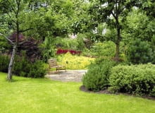 OGROD EWY I MACIEJA GAJEWSKICH FOT. LESZEK JAMPOLSKI PUBLIKACJA LADNY DOM NR 12 (74) - 12.2004 SLOWA KLUCZOWE: OGRODY