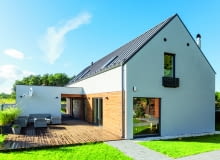 W Polsce na temat  domów  prefabrykowanych  wciąż krąży wiele  stereotypów.  To sprawia, że  inwestorzy nadal  nieufnie podchodzą  do tej alternatywnej  technologii budowy.