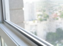 Moskitiery plisowane — niezbędny element w letnim wyposażeniu domu Moskitiery plisowane — niezbędny element w letnim wyposażeniu domu