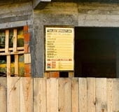 BUDOWA - TABLICA INFORMACYJNA FOT. KATARZYNA WANGIN PUBLIKACJA LADNY DOM NR 6 (68) - 6.2004