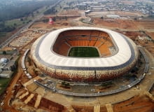 Soccer City w Johannesburgu to najważniejsze miejsce tegorocznych Mistrzostw Świata w Piłce Nożnej.Pojemność: 104 000 stadion, publiczne, rpa, sport, przebudowa