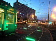 05.08.2013 Katowice . Podswietlano torowisko przy przystanku " Katowice - Rynek " . Fot . Dawid Chalimoniuk / Agencja Gazeta SLOWA KLUCZOWE: podswietlone torowisko tory lampy ledowe rynek