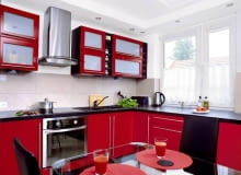 KUCHNIA może być albo odrębnym pomieszczeniem, albo aneksem wydzielonym w pokoju dziennym. Usytuowaniem urządzeń i sprzętów powinny rządzić zasady ergonomii. Starannie dobierzmy materiały wykończeniowe - nie tylko podkreślają one styl wnętrza, ale także decydują o jego funkcjonalności. <BR />Osobne pomieszczenie, zabudowa w kształcie litery L, miejsce na wygodny stół - to elementy tradycyjnej kuchni. Gładkie fronty szafek, minimalistyczny wystrój i śmiałe zestawienie kolorystyczne są już na wskroś nowoczesne. KUCHNIA WNETRZA MEBLE