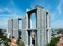 Boom mieszkaniowy, który szczególnie odczuwaliśmy w ubiegłych latach pokazał, że stare bloki to przeżytek. Chcemy mieszkać ładnie i wygodnie. Zobacz najlepsze realizacje mieszkaniowe z 2010 roku według World Architecture Festival. Zwycięzcą w kategorii okazało się megaosiedle Pinnacle @ Duxtonprojekt projektu ARC Studio Architecture Urbanism w Singapurze. Pinnacle @ Duxton, Singapur, Projekt: ARC Studio Architecture Urbanism