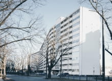 Falowiec Przy Piastowskiej 100 - widok od strony zachodniej Falowiec Przy Piastowskiej 100 - widok od strony zachodniej