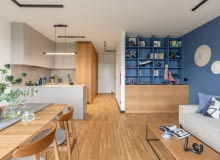 Kluczowym elementem aranżacji są zabudowy meblowe wykonane według projektów jlw studio. Tworzą spójny system obecny w całym  mieszkaniu, oparty na tych samych materiałach i barwach.